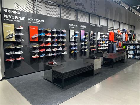 nike store on the run